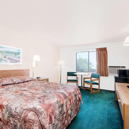 Hotel Super 8 By Wyndham Belle Fourche Sd Esterno foto