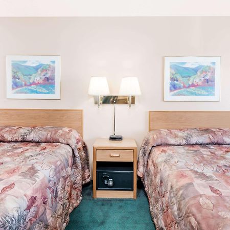 Hotel Super 8 By Wyndham Belle Fourche Sd Esterno foto