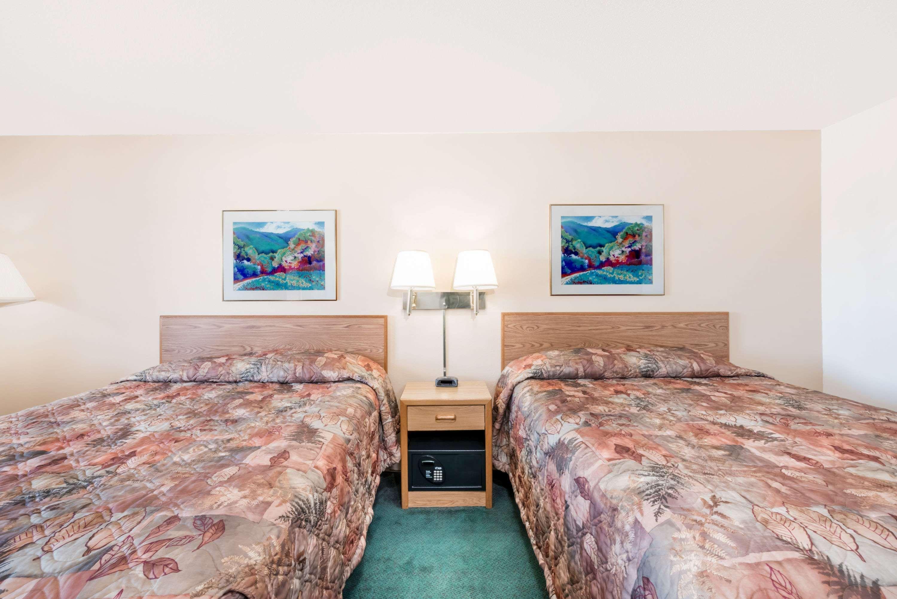 Hotel Super 8 By Wyndham Belle Fourche Sd Esterno foto