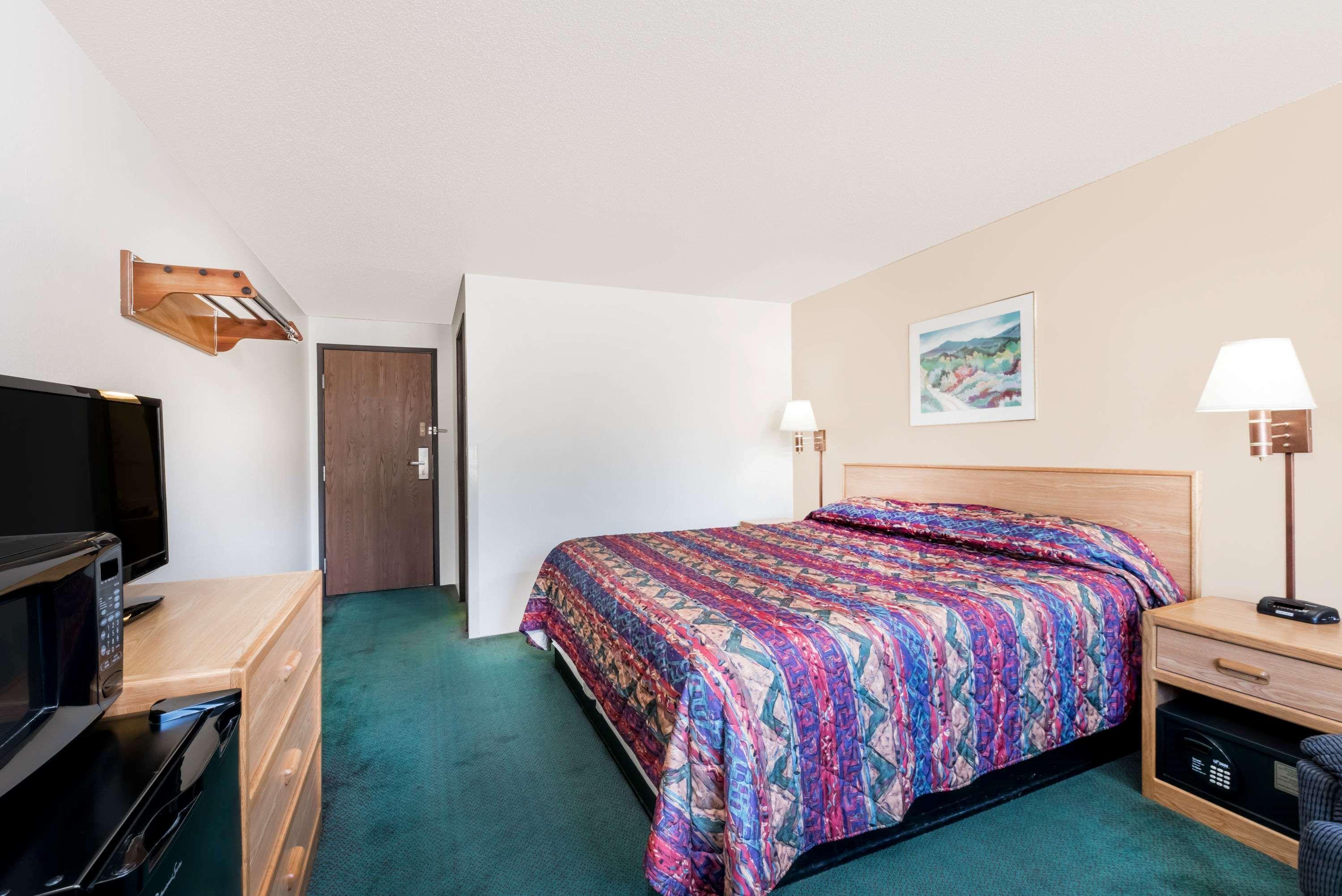 Hotel Super 8 By Wyndham Belle Fourche Sd Esterno foto