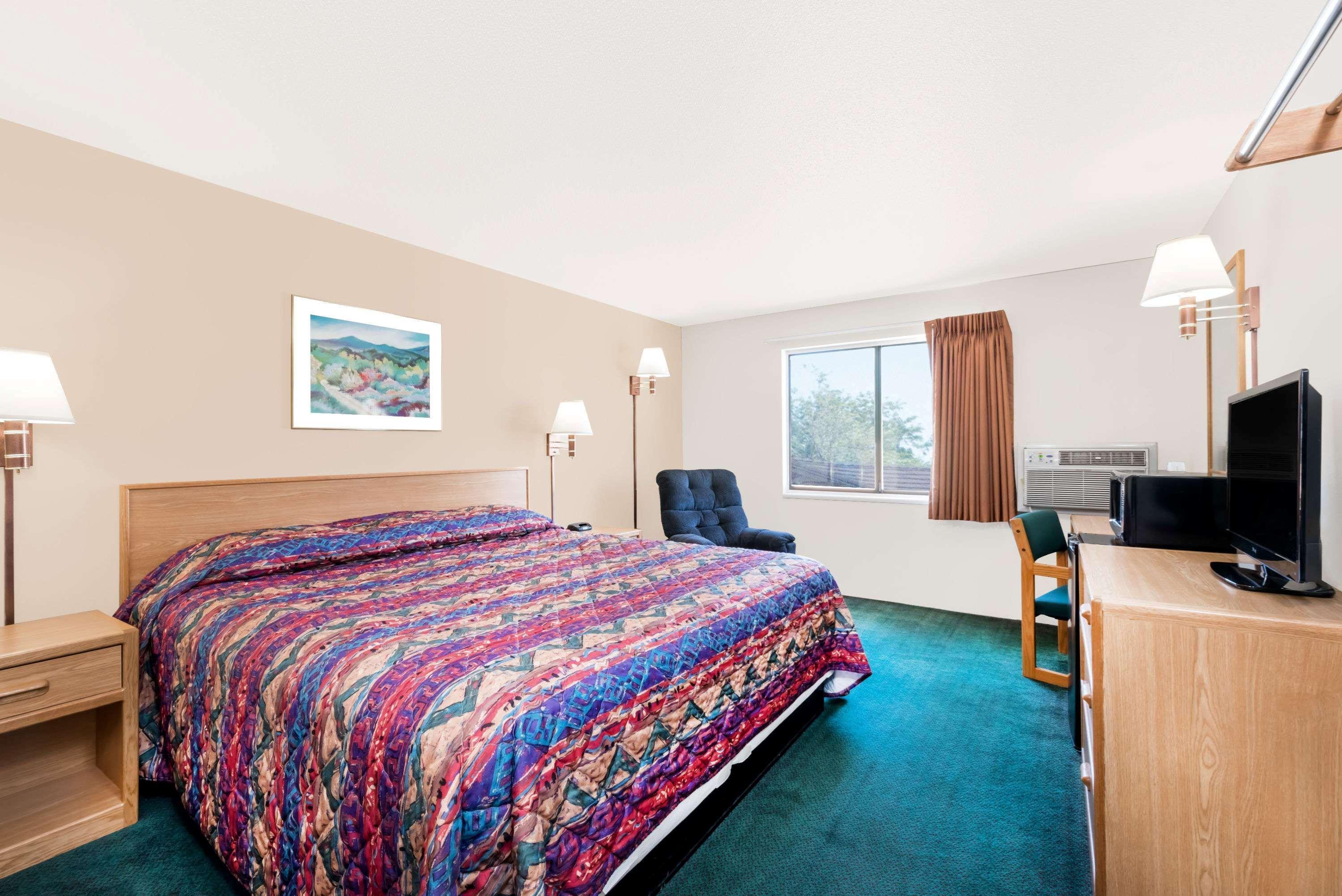 Hotel Super 8 By Wyndham Belle Fourche Sd Esterno foto